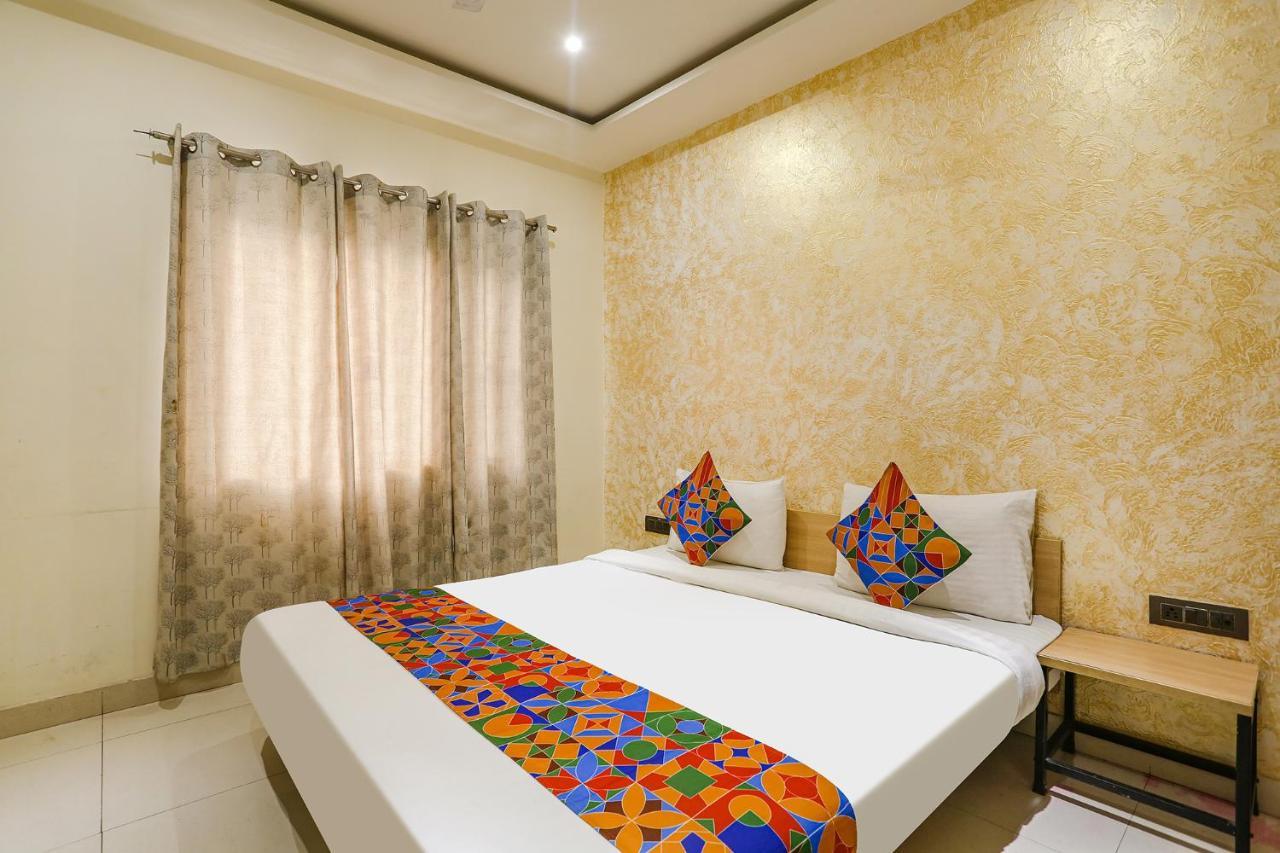 Fabexpress V4 Residency New Delhi