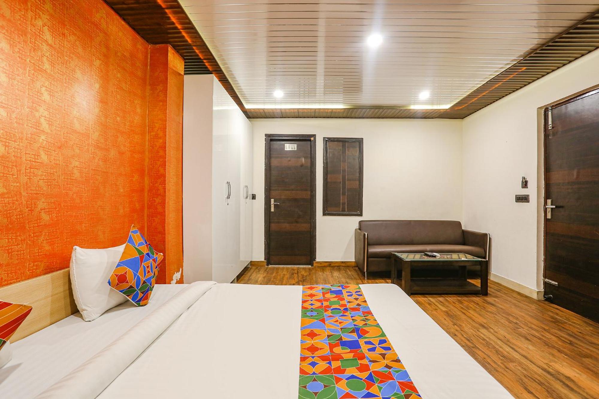 Hotel Fabexpress V4 Residency New Delhi