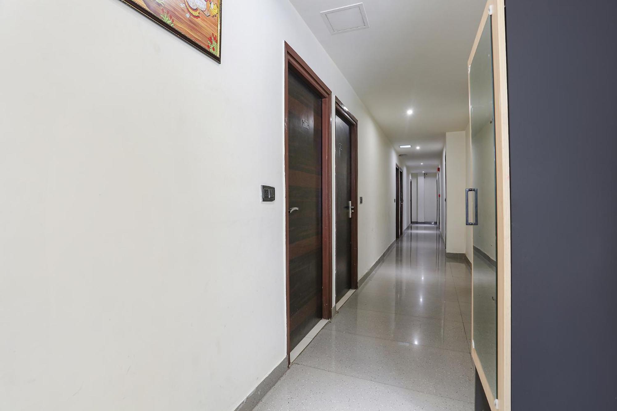 Hotel Fabexpress V4 Residency 3*